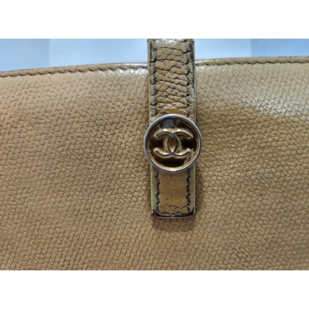 Chanel Vintage Beige‎ Leather Wallet Clutch Authentic CC Logo Snap Closure